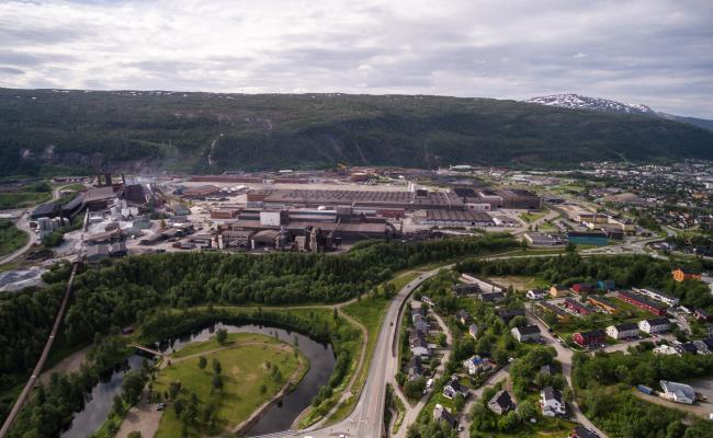 Mo Industripark er et industrielt tyngdepunkt i nord, og en av Norges største industriparker. Industriparken rommer over 100 bedrifter, 2400 ansatte og står for 20% av eksportinntektene i Nordland. (Foto: MIP Info) Mo industripark