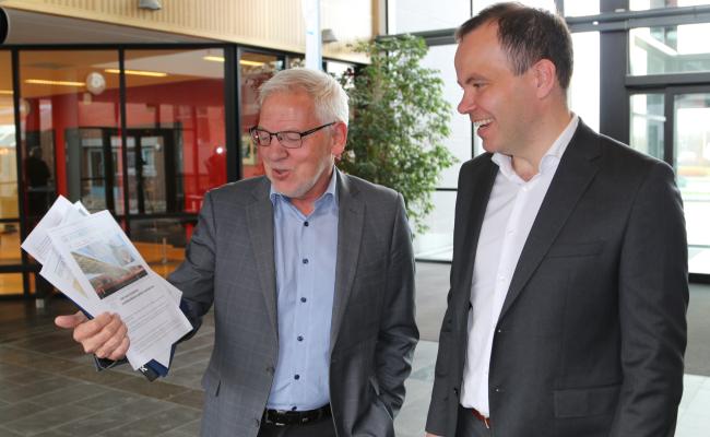Direktør ved Nordområdesenteret Frode Mellemvik og fylkesrådsleder i Nordland Tomas Norvoll (Ap)