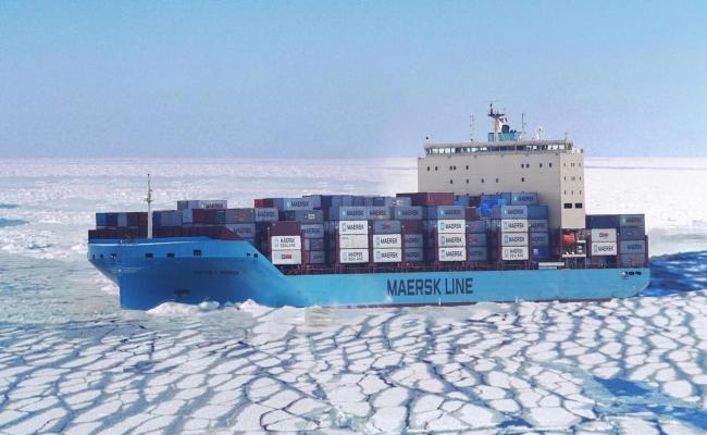 Venta Maersk in ice