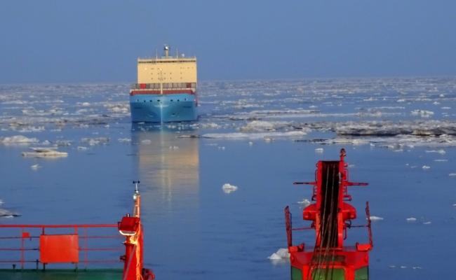 Venta-Maersk-Icebreaker-Escort.