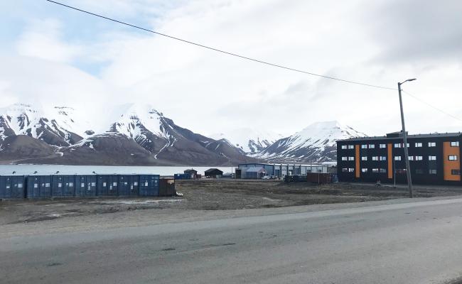 Nå arbeides det for at disse lokalene eid av Studentsamskipnaden skal kunne bygges ut og bli lokaler for Svalbard Folkehøgskole. (Foto: LPO Arkitekter)