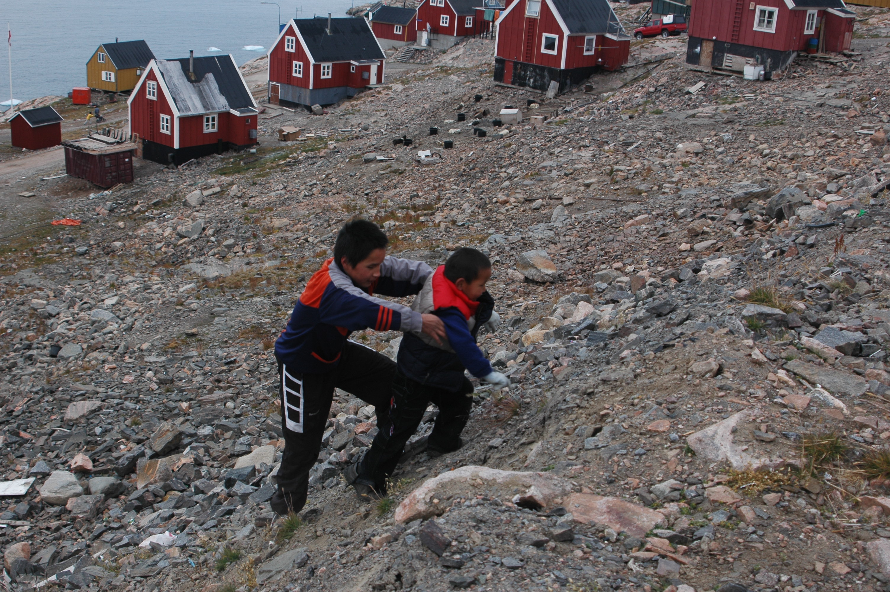 Too many children on Greenland experience alcohol abuse a major problem in their everyday lives. (Illustration photo: Martha de Jong Lantinn/Flickr)
