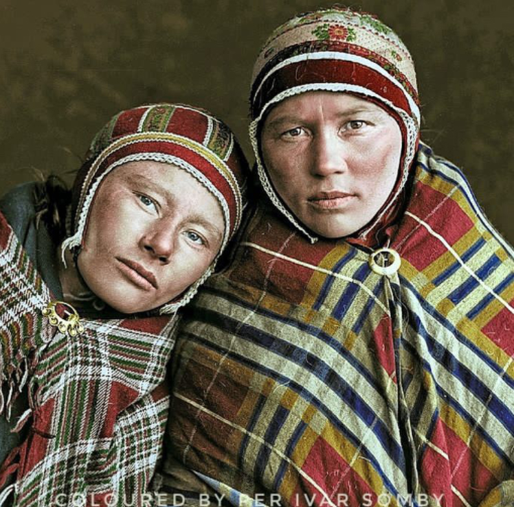Anna Aslaksdatter Gaup and Anna Johnsdatter Somby have received new life through colors. 'Colour my past' and Per Ivar Somby creates a present, based on old photographs from Arctic regions, from Sapmi. (Photo: Sophus Tromholt 1883)