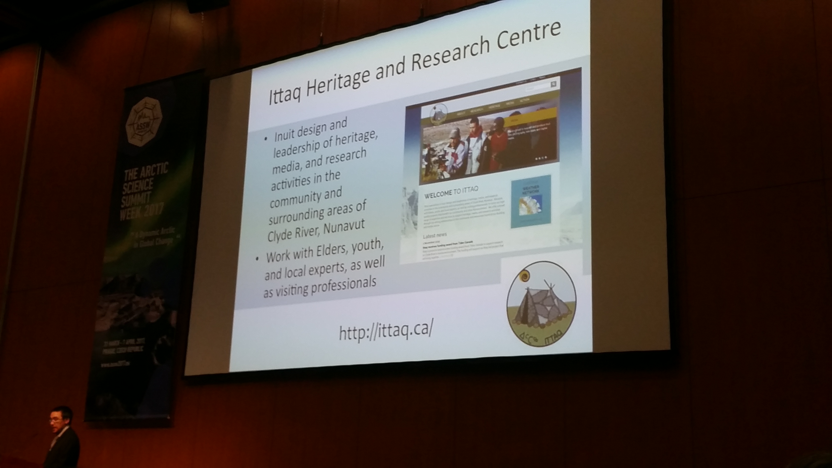 Mike Jaypoody presenting the atlas at the Arctic Science Summit Week 2017. (Photo: Doris Friedrich)