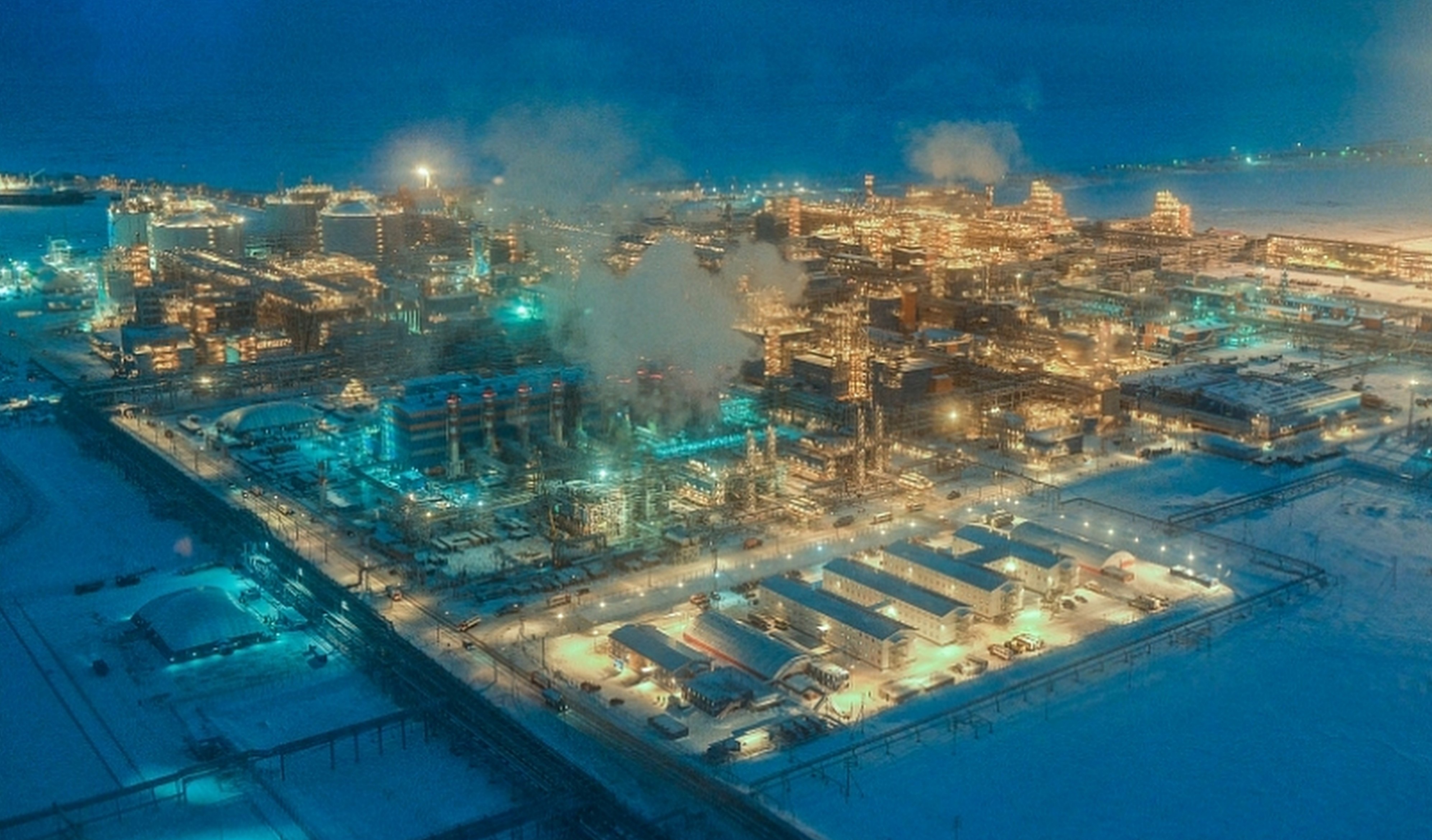 Yamal LNG facility and port of Sabetta in background. (Photo: Yamalo-Nenets Autonomous Okrug)